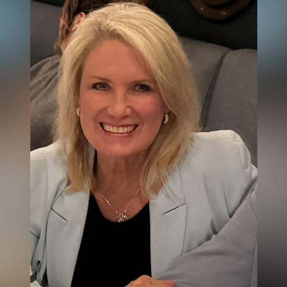 Meet your Posher, Leslee - Picture 9 of 15